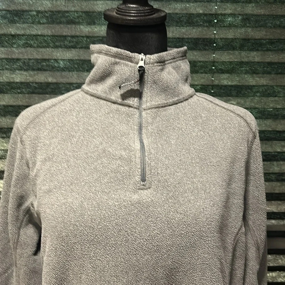 Kirkland Women’s Grey 1/4 Zip Long Sleeve Pullover Polertec Fleece Large - Picture 5 of 7